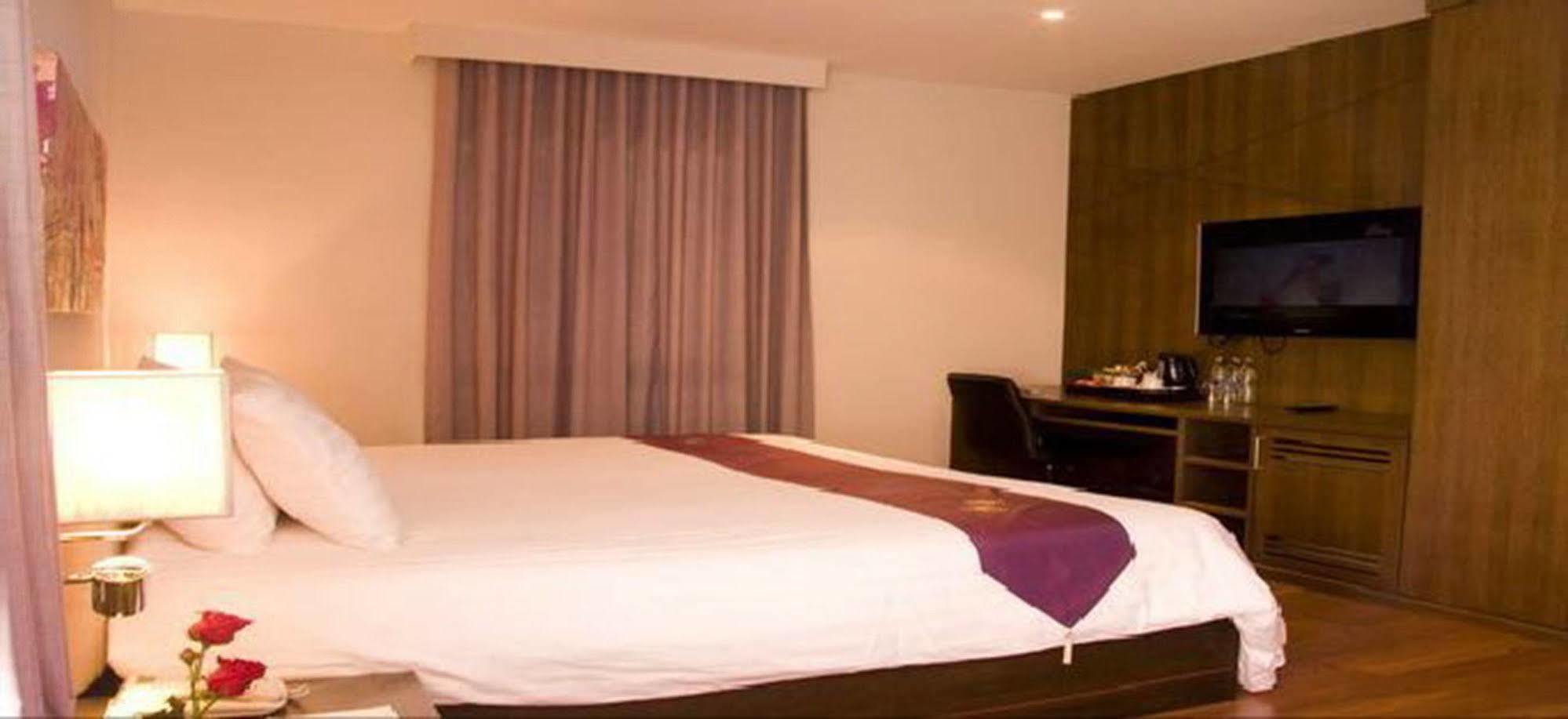 Paradiso Boutique Suites Bangkok Zewnętrze zdjęcie
