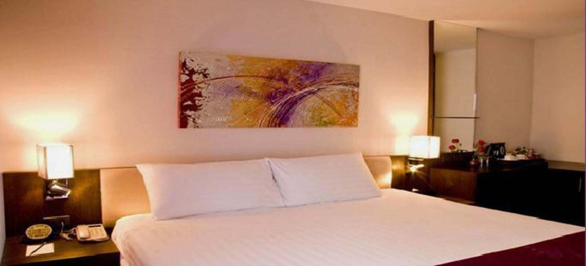 Paradiso Boutique Suites Bangkok Zewnętrze zdjęcie